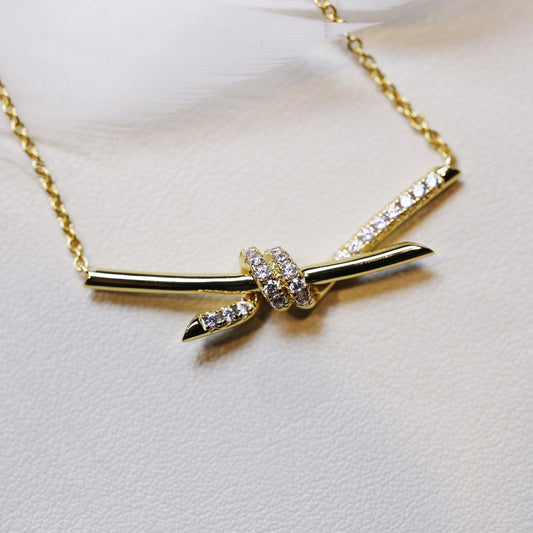 [Resenara Jewelry]KNOT NECKLACE GOLD DIAMONDS