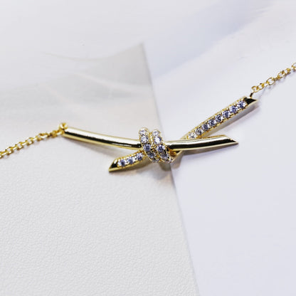 [Resenara Jewelry]KNOT NECKLACE GOLD DIAMONDS