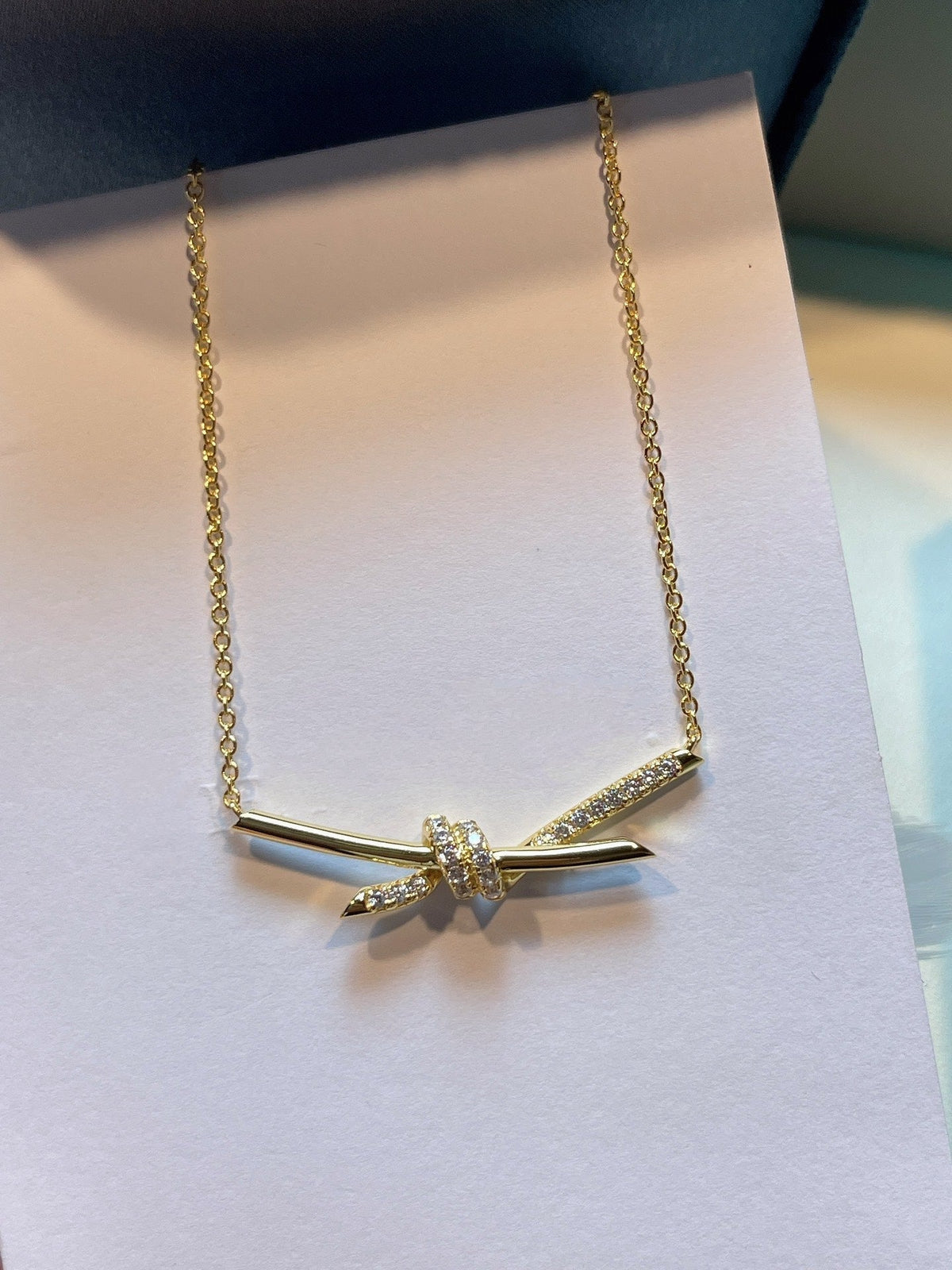 [Resenara Jewelry]KNOT NECKLACE GOLD DIAMONDS