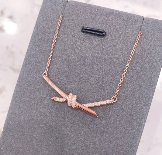 [Resenara Jewelry]KNOT NECKLACE DIAMONDS