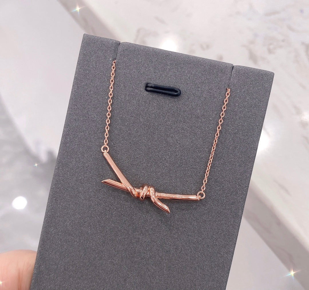 [Resenara Jewelry]KNOT NECKLACE DIAMONDS