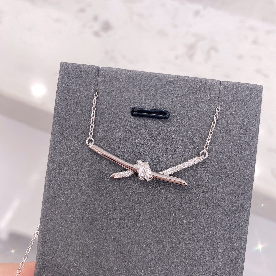[Resenara Jewelry]KNOT NECKLACE DIAMONDS