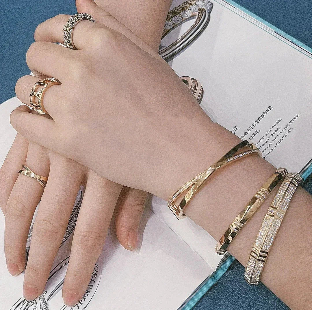 [Resenara Jewelry]NARROW HINGED BANGLEIN WITH DIAMONDS SMALL
