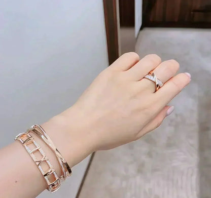 [Resenara Jewelry]NARROW HINGED BANGLEIN WITH DIAMONDS SMALL