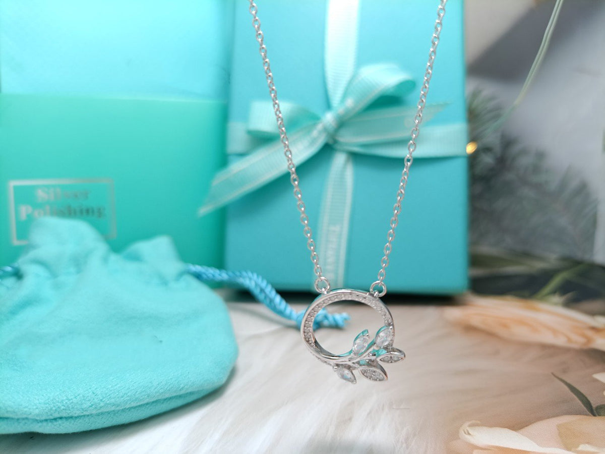 [Resenara Jewelry]DIAMOND VINE CIRCLE PENDANT PLATINUM NECKLACE