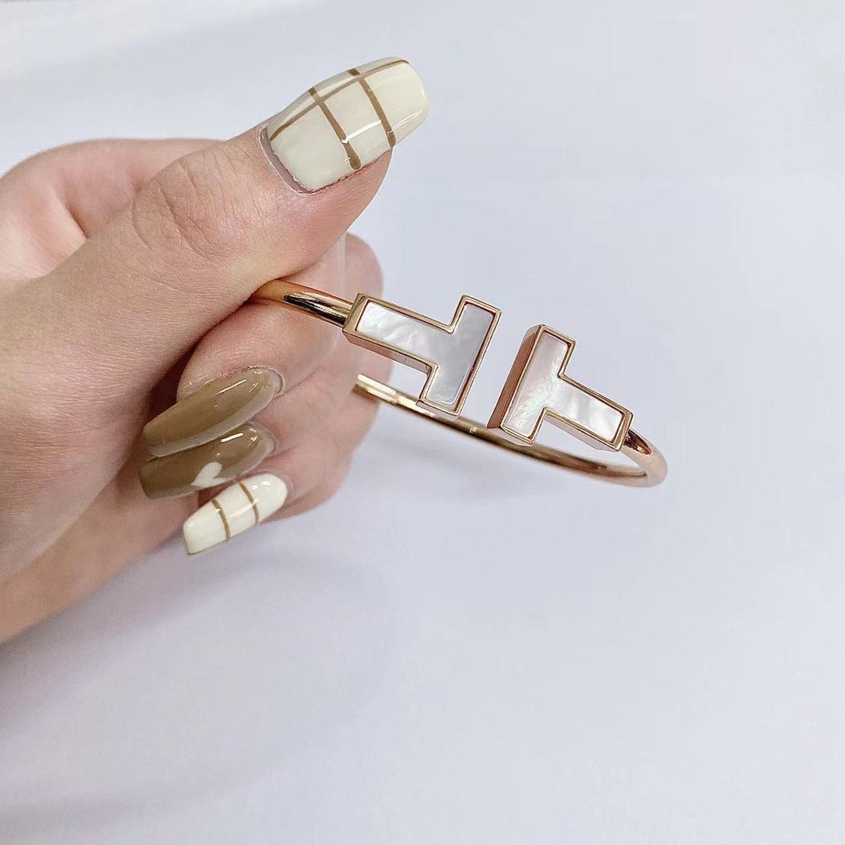 [Resenara Jewelry]T WIDE MOP OPEN BRACELET