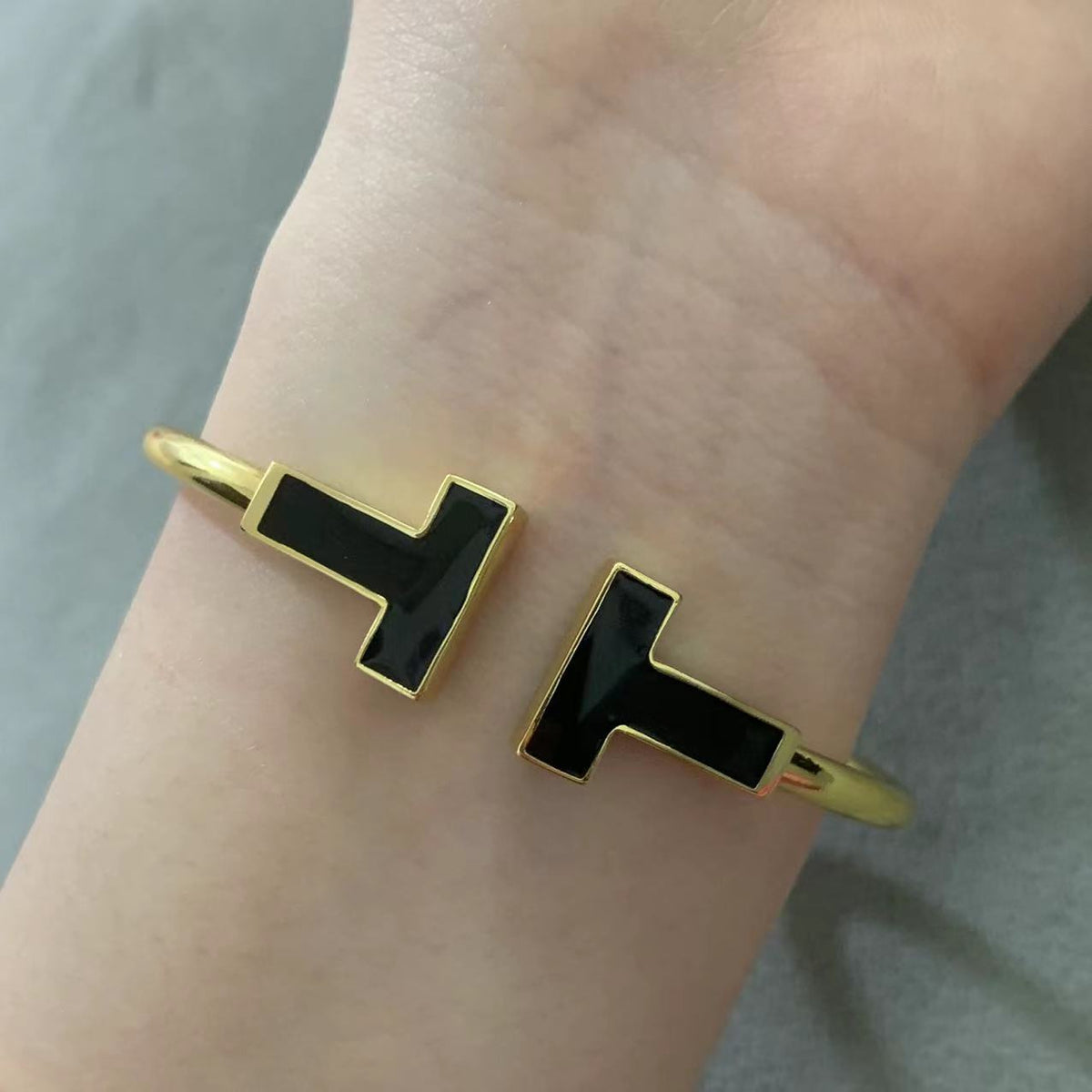 [Resenara Jewelry]T WIDE ONYX OPEN BRACELET