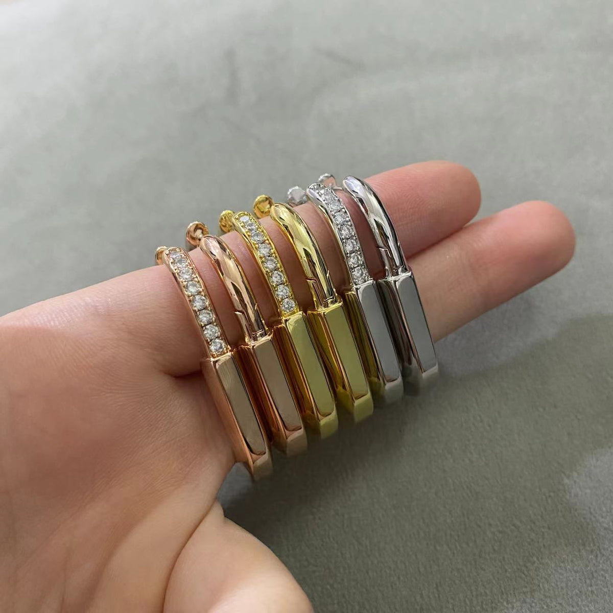 [Resenara Jewelry]LOCK MEDIUM DIAMNOND EARRINGS