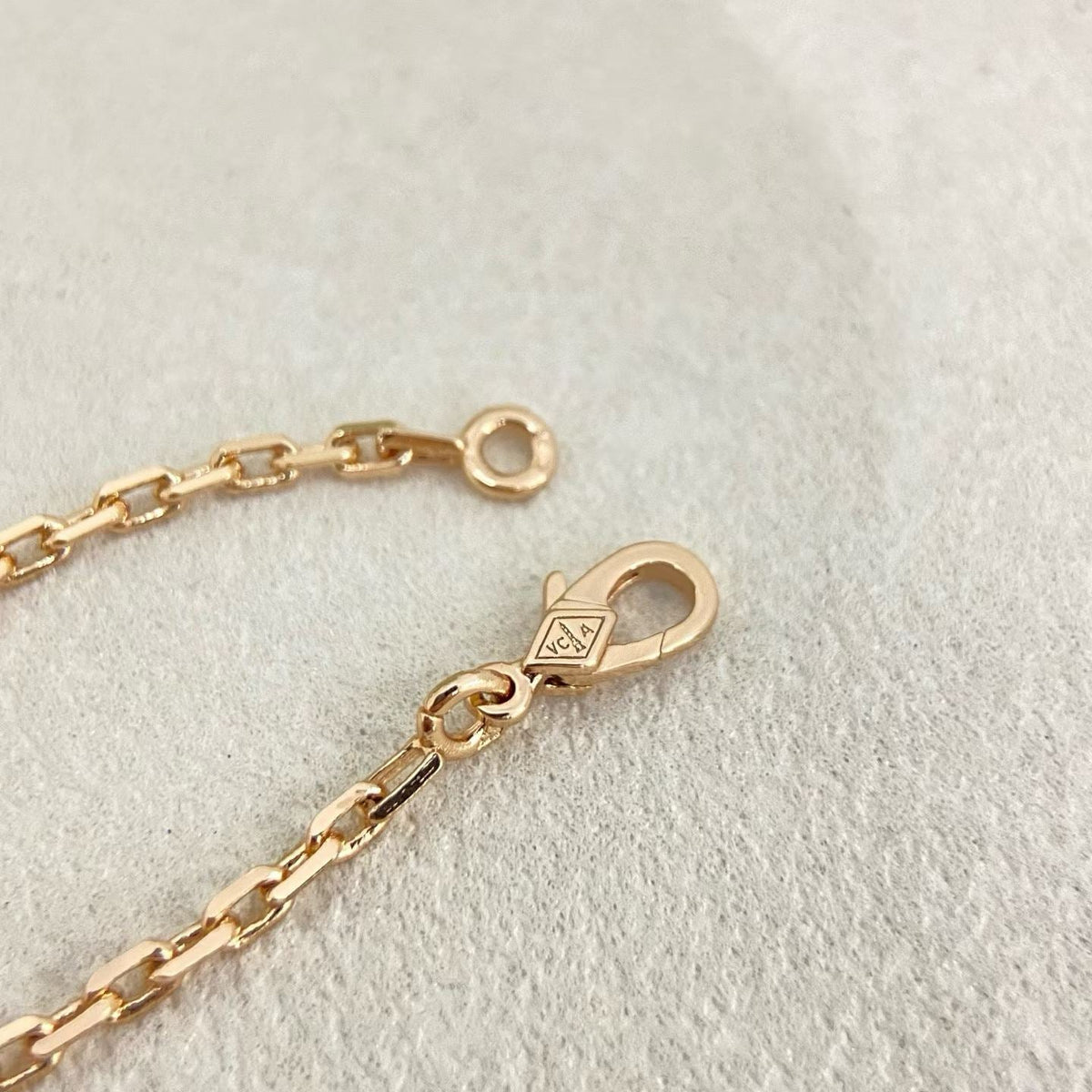 [Renovia Jewelry]ROSE QUARTZ MIXED FLOWER BUTTERFLY SWEATER CHAIN
