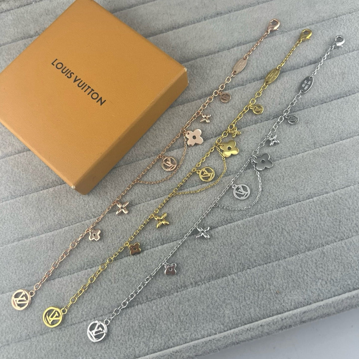 [Renovia Jewelry]SMOOTH MULTI FLOWER BRACELET