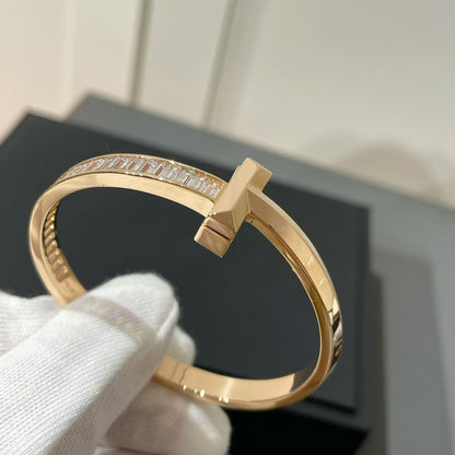 [Resenara Jewelry]WIDE HINGED BANGLE PINK GOLD WITH BAGUETTE DIAMONDS