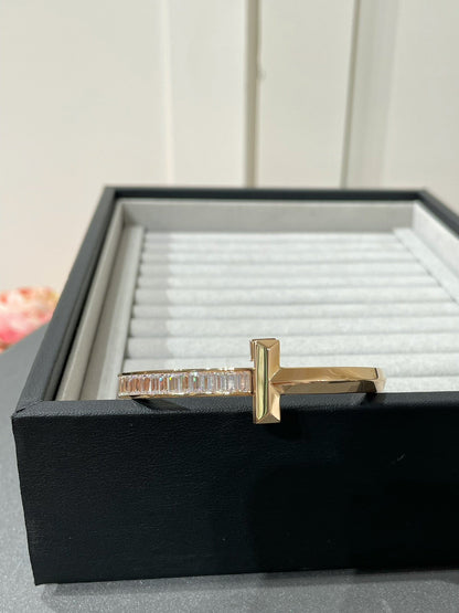 [Resenara Jewelry]WIDE HINGED BANGLE PINK GOLD WITH BAGUETTE DIAMONDS