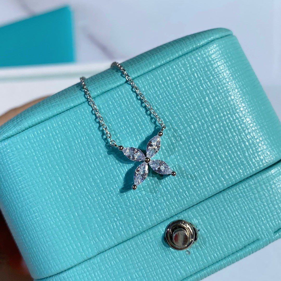 [Resenara Jewelry]PLATINUM AND DIAMOND VICTORIA PENDANT NECKLACE