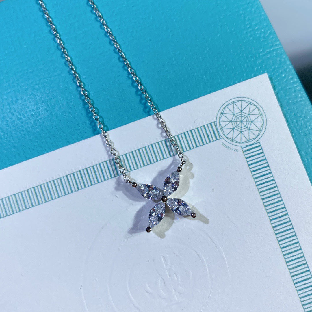 [Resenara Jewelry]PLATINUM AND DIAMOND VICTORIA PENDANT NECKLACE