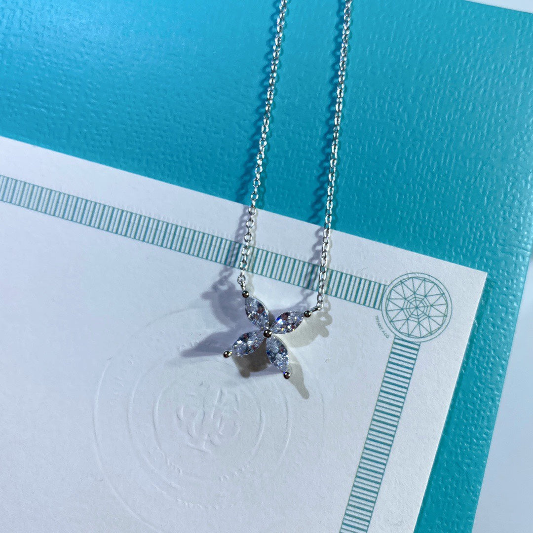 [Resenara Jewelry]PLATINUM AND DIAMOND VICTORIA PENDANT NECKLACE