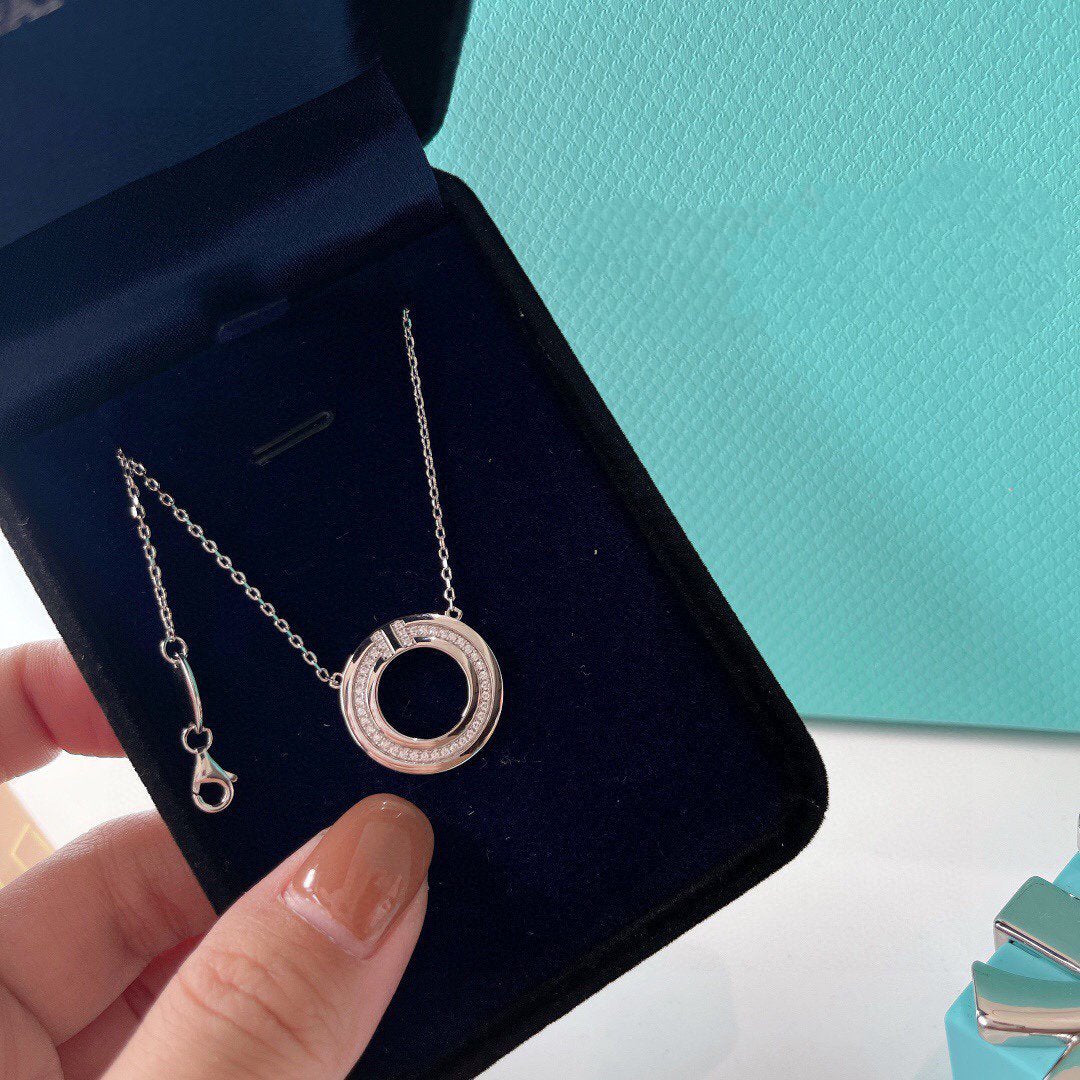 [Resenara Jewelry]DIAMOND AND MOTHER OF PEARL CIRCLE PENDANT