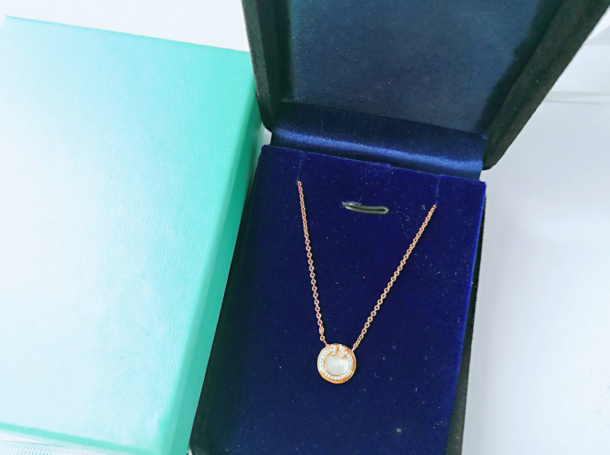 [Resenara Jewelry]DIAMOND AND MOTHER PEARL CIRCLE NECKLACE PENDANT