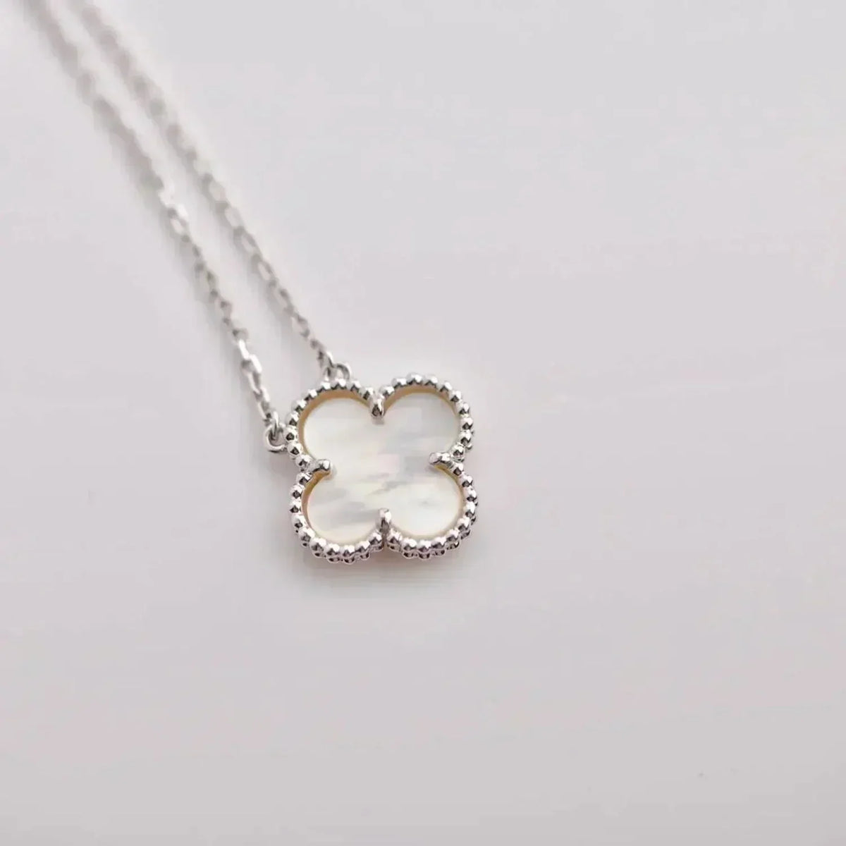 [Renovia Jewelry]CLOVER  15MM WHITE MOTHER-OF-PEARL SILVER
